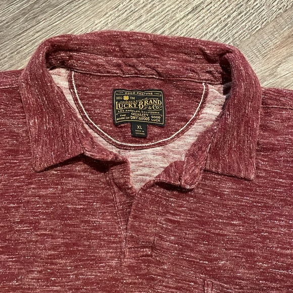 Lucky Brand long sleeve tee with collar & pocket size XL fits more like a large - Picture 3 of 4